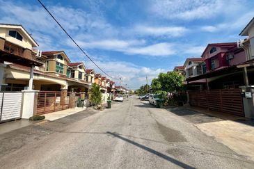 TAMAN SAGA(JALAN ALOR MENGKUDU)