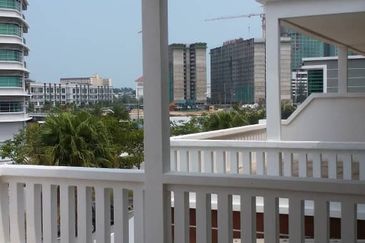 Simfonia Tanjung Tokong Penang Partially Furnished Terrace 