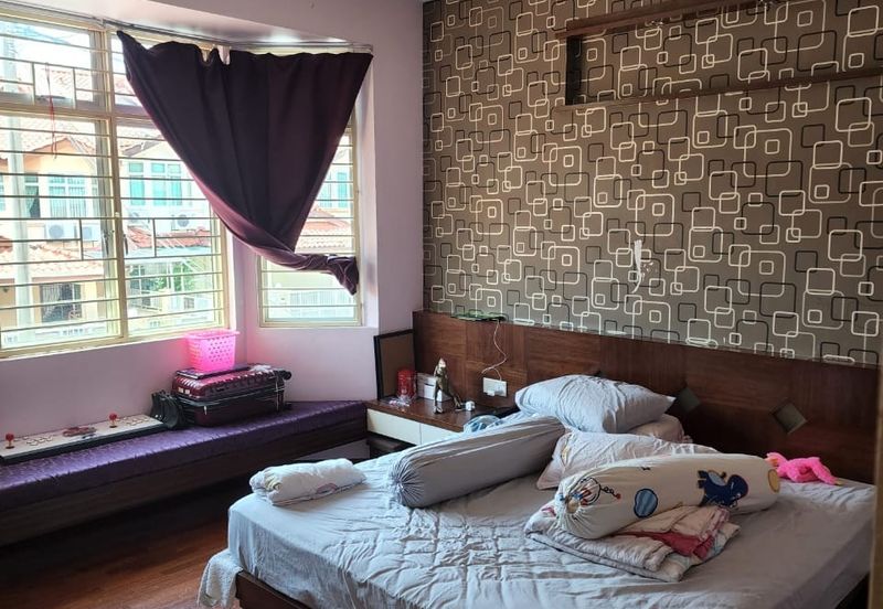 Lembah Permai Tanjung Bungah 2 Storey House For Sale 