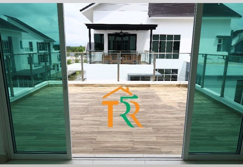 Crescent Dew Lakehome