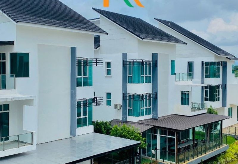 Crescent Dew Lakehome