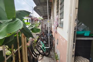 BANDAR AMANJAYA (ZON ANGGERIK)