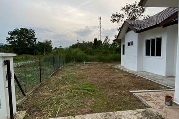 Kampung Sungai Mas Machang Kelantan Banglo dengan Tanah Luas 