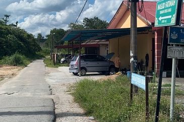 Kampung Sungai Mas Machang Kelantan Banglo dengan Tanah Luas 