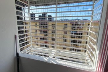 Pangsapuri Teluk Kumbar Renovated Dan Cantik 