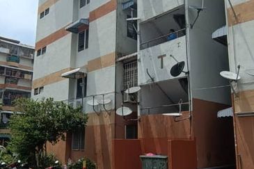 Flat Hamna Gelugor Penang Ada Strata title Harga Nego 