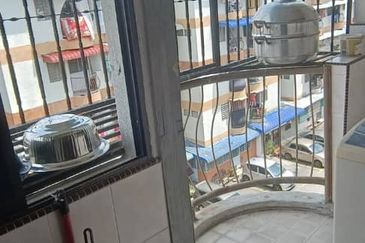 Flat Hamna Gelugor Penang Ada Strata title Harga Nego 