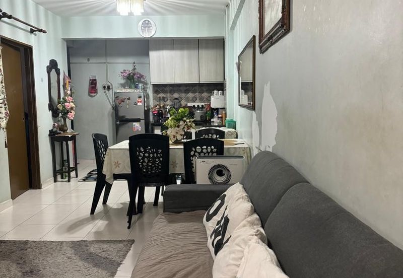 Pangsapuri Mutiara Anggun Sungai Nibong Penang Freehold and Renovated Near Queensbay Mall 