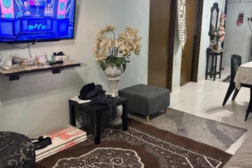 Pangsapuri Mutiara Anggun Sungai Nibong Penang Freehold and Renovated Near Queensbay Mall 