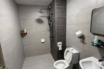 Near to Sunway 2room+1bath FREE WiFi & Parking ; Full Furnish with Air-cond ; 8min to Sunway Pyramid, Taylor Monash 