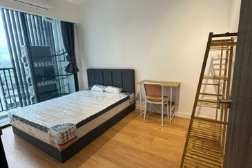 【FULLY FURNISHED ROOM INCLUDED WIFI】Link with Segi College; 7min drive to Sunway and Taylor Uni, EDUMETRO CAN MOVE IN NOW