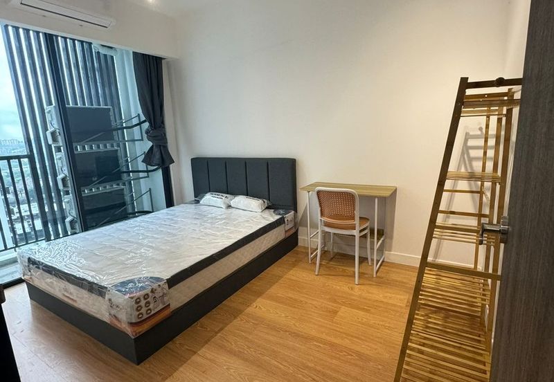 【FULLY FURNISHED ROOM INCLUDED WIFI & UTILITIES】Link with Segi College; 7min drive to Sunway Taylor Monash, EDUMETRO CAN MOVE IN NOW