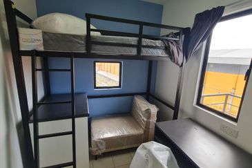 SPECIAL FOR CASH BUYER!!! Ready Tenant Inside DIRECT OWNER FULLY FURNISH Freehold Studio for SALE, Gated Guarded