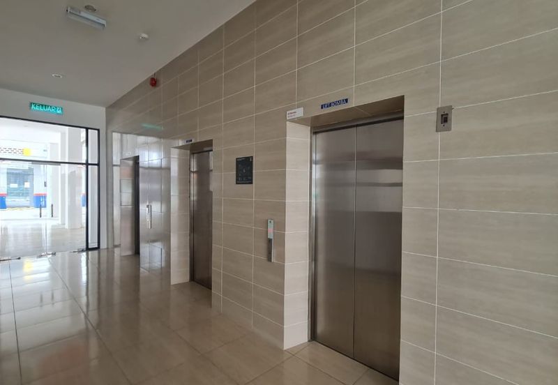 SPECIAL FOR CASH BUYER!!! Ready Tenant Inside DIRECT OWNER FULLY FURNISH Freehold Studio for SALE, Gated Guarded