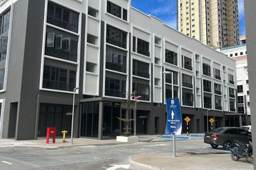 Setia Alam Freehold Shop Nearby Tenant Zus Coffee, KK, Nasi Kandar, Clinic... Welcome Own business or Tenant