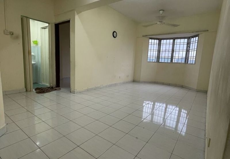 SKY VILLA APARTMENT SERDANG, BIGGER UNIT 1060SQ, 220K ONLY!