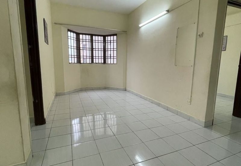 SKY VILLA APARTMENT SERDANG, BIGGER UNIT 1060SQ, 220K ONLY!