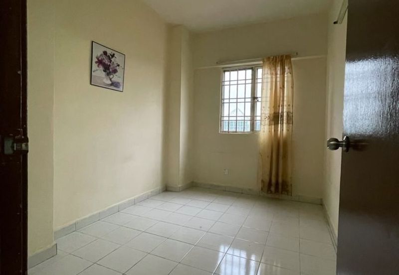 SKY VILLA APARTMENT SERDANG, BIGGER UNIT 1060SQ, 220K ONLY!