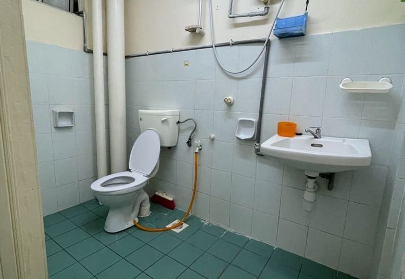 SKY VILLA APARTMENT SERDANG, BIGGER UNIT 1060SQ, 220K ONLY!