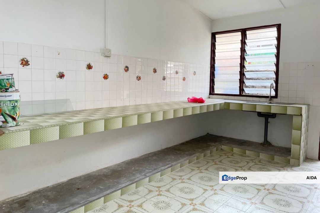 Taman Serdang Jaya, Teres 2Tingkat, Nearby Kuil Temple 295k, Selangor, Seri Kembangan