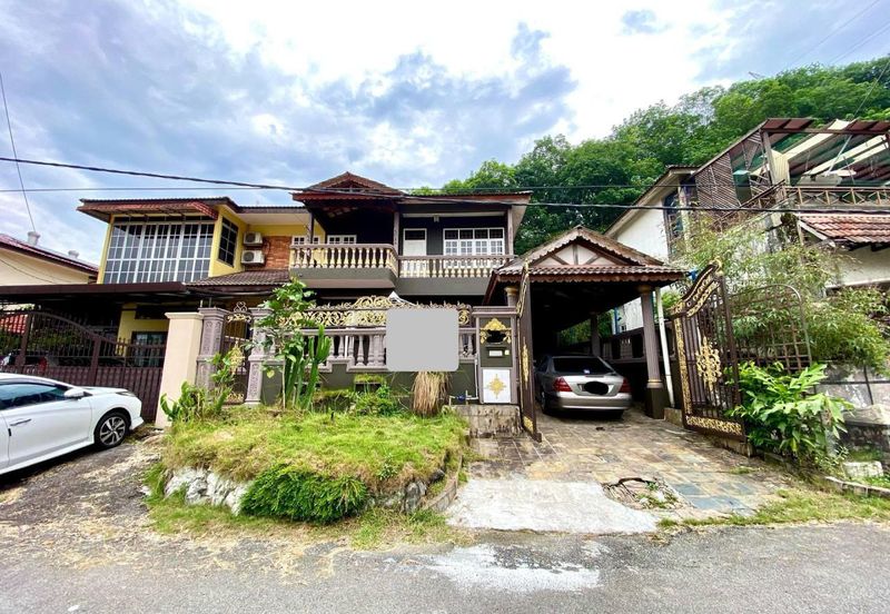 TAMAN UNIVERSITY INDAH