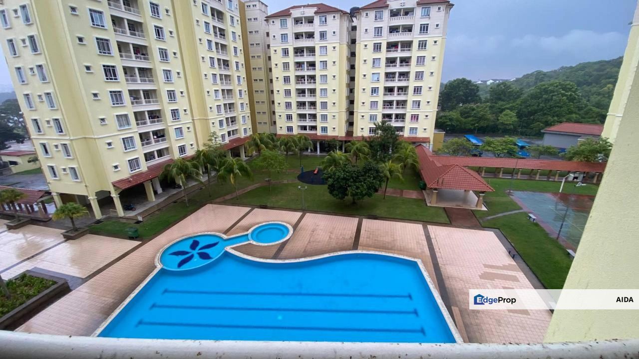 Desaria Villa Condominium, View Swimming Pool 200k only, Selangor, Puchong South