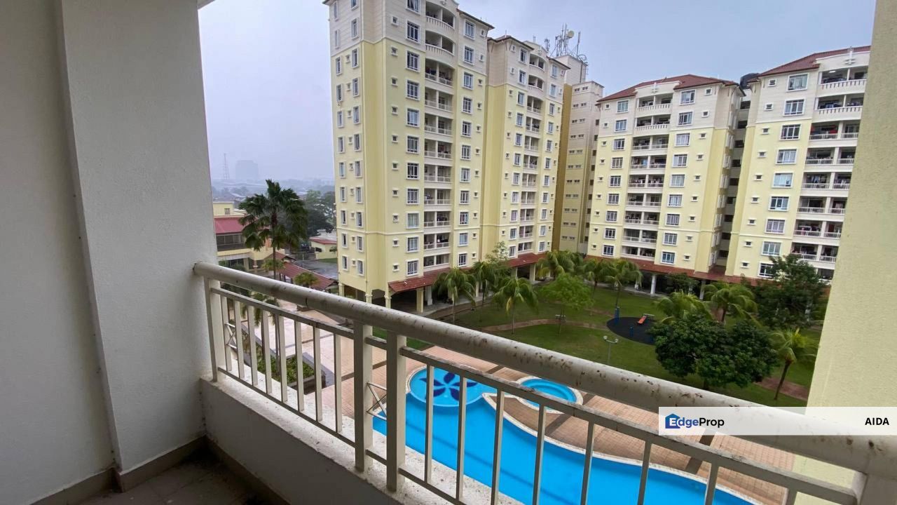 Desaria Villa Condominium, View Swimming Pool 200k only, Selangor, Puchong South