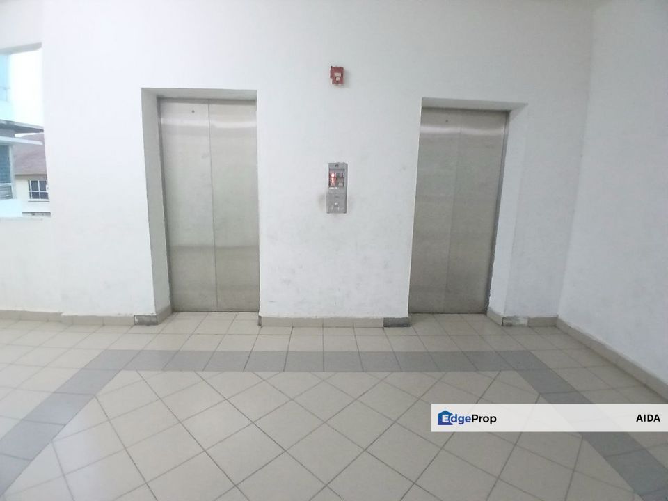 162 RESIDENSI SELAYANG, PARTIALLY FURNISHED 270K, Selangor, Selayang