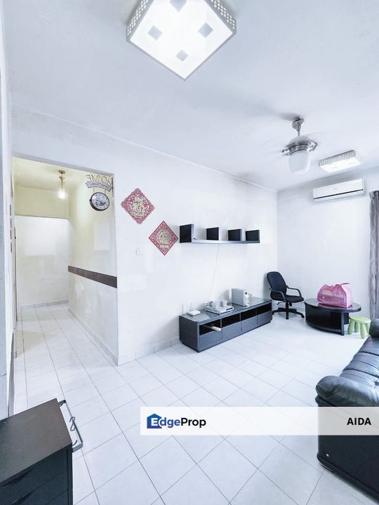 162 RESIDENSI SELAYANG, PARTIALLY FURNISHED 270K, Selangor, Selayang