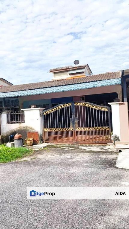 LANDED NEARBY UPM, TAMAN SRI SERDANG, Selangor, Seri Kembangan
