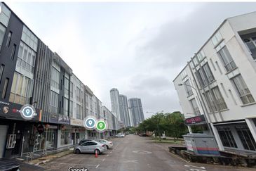 Oasis 2 @ Tropicana Danga Cove