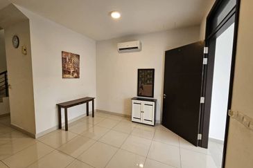 Horizon Hills Double Storey Terraced House For Sale