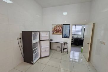 Horizon Hills Double Storey Terraced House For Sale