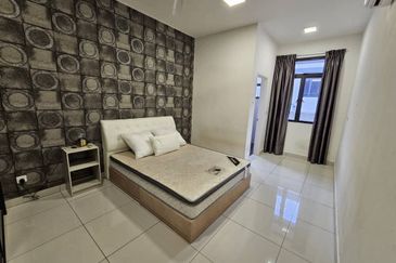 Horizon Hills Double Storey Terraced House For Sale