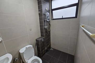 Horizon Hills Double Storey Terraced House For Sale