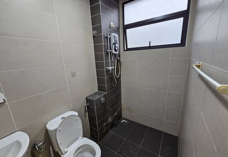 Horizon Hills Double Storey Terraced House For Sale