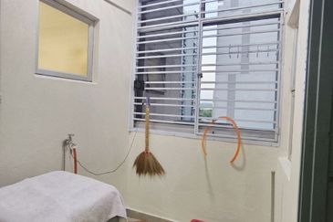 Dedaun Hijau (Greenfield Regency)