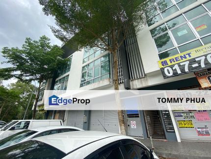 Permas Jaya  Jalan Permas 11/1C Intermediate lot  Shop 2nd Floor for Rent RM950 ! ! 22 ft x 70  ft !  Near corner ! Facing behind main road ! , Johor, Johor Bahru