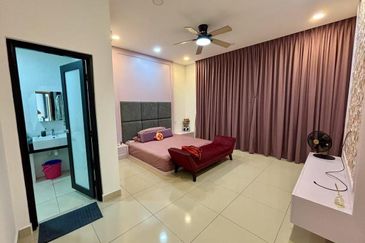 D'Summit Residences @ Kempas Utama