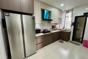 D'Summit Residences @ Kempas Utama