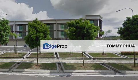 Desa Cemerlang Jalan Bandar Cemerlang 3/1 Intermediate lot Shop 1st Floor for rent RM900 ! 2ndt Floor for rent RM800! 22 ft x 70 ft ! Facing main road, Johor, Ulu Tiram