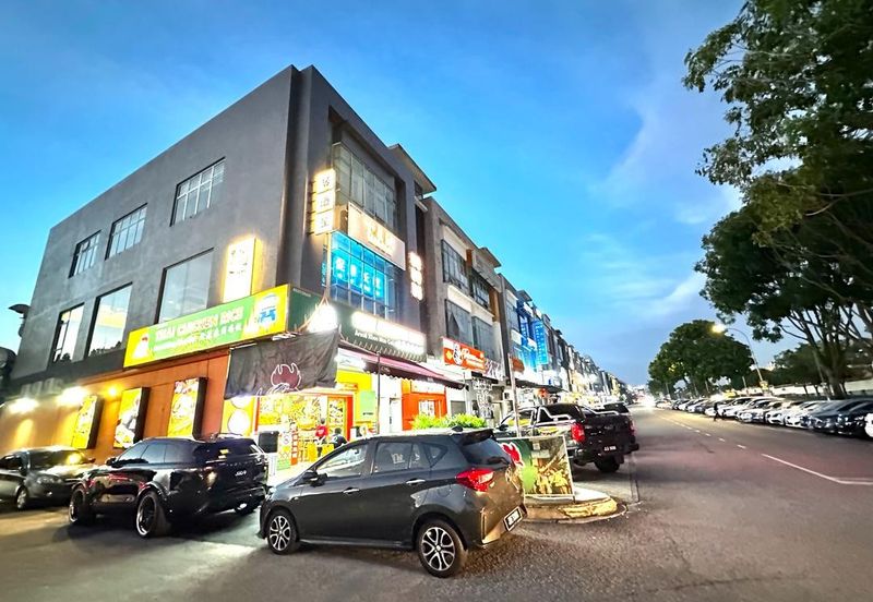 Jalan Austin Heights