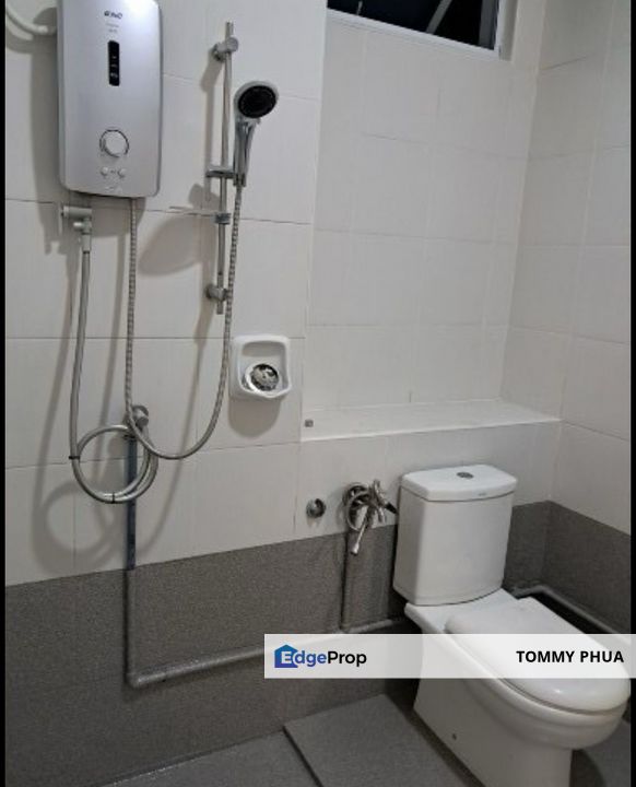 The Senai Garden @ Senai 1+1 bedroom & 1 bathroom Intermediate lot for sale RM335,000! Sales with Tenancy Aggrement RM1600 Till 30 Apr 27!  769 sq ft , Johor, Senai