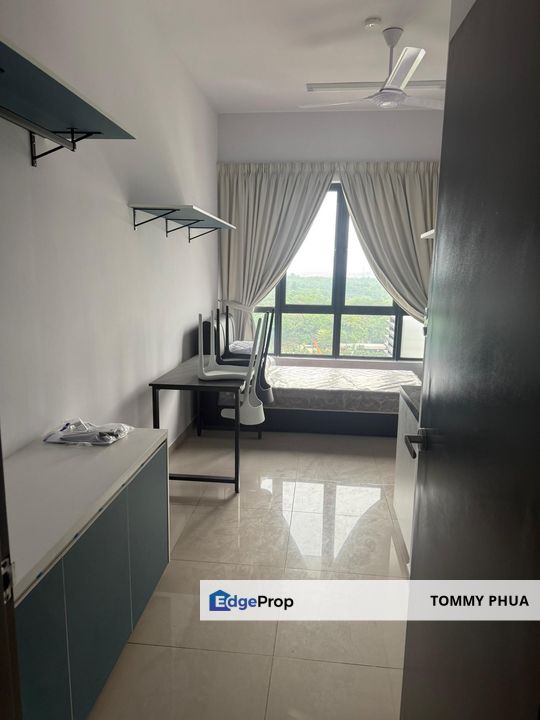 Midlands City Semenyih 2 bedroom & 2 bathroom for sales  RM280,000 !  Blk A & Free 1 car park ! Freehold & Non Bumi lot ! 450 sq ft ! Fully  furnished, Selangor, Semenyih
