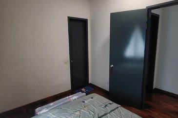 3 Storey Semi-D house Setia Utama 1 Setia Alam Renovated 