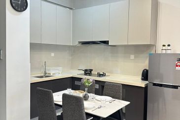 Baypoint @ Country Garden Danga Bay