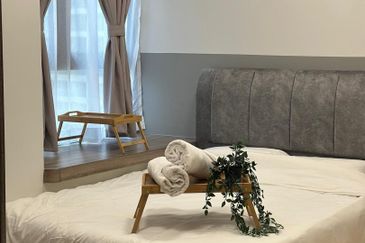 Baypoint @ Country Garden Danga Bay