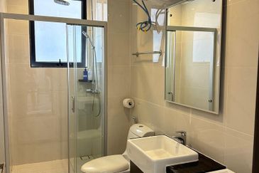 Baypoint @ Country Garden Danga Bay