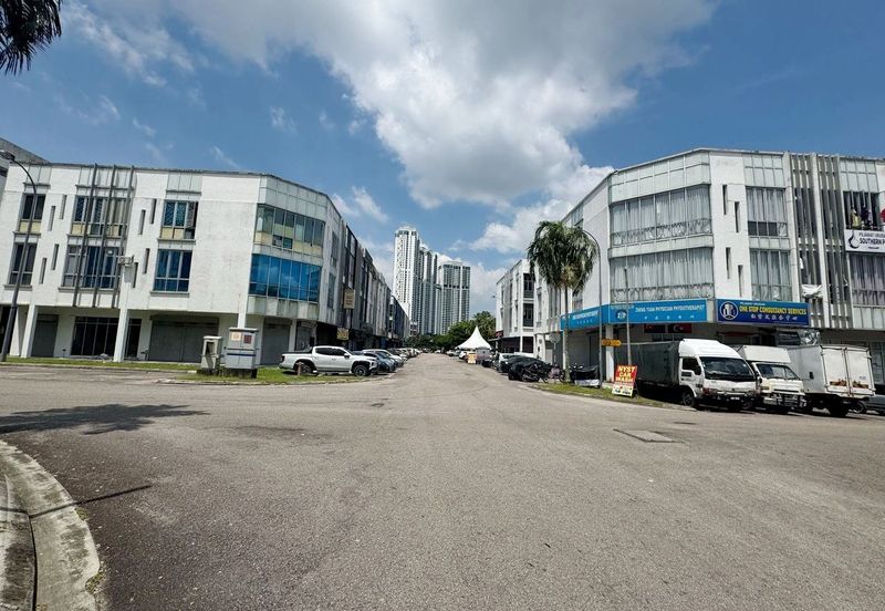 Oasis 2 @ Tropicana Danga Cove