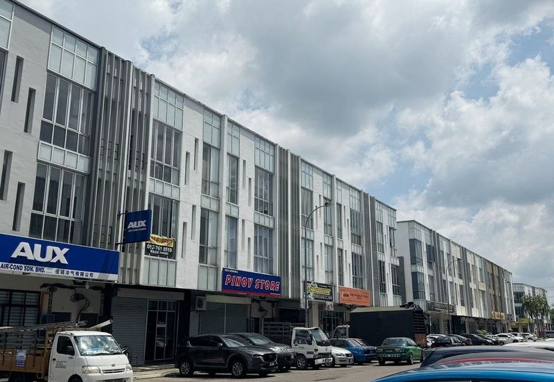 Oasis 2 @ Tropicana Danga Cove